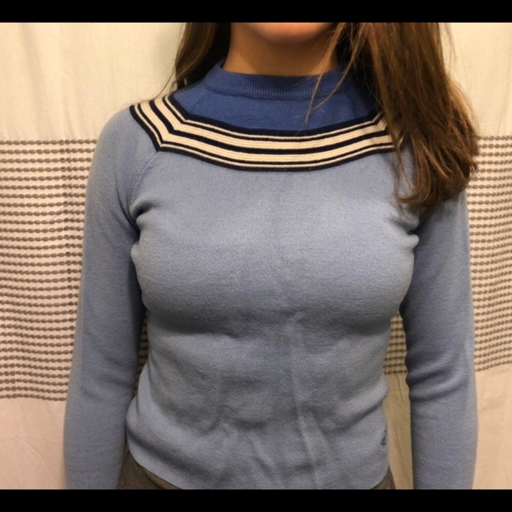 Blue North Face sweater!! 💙💙